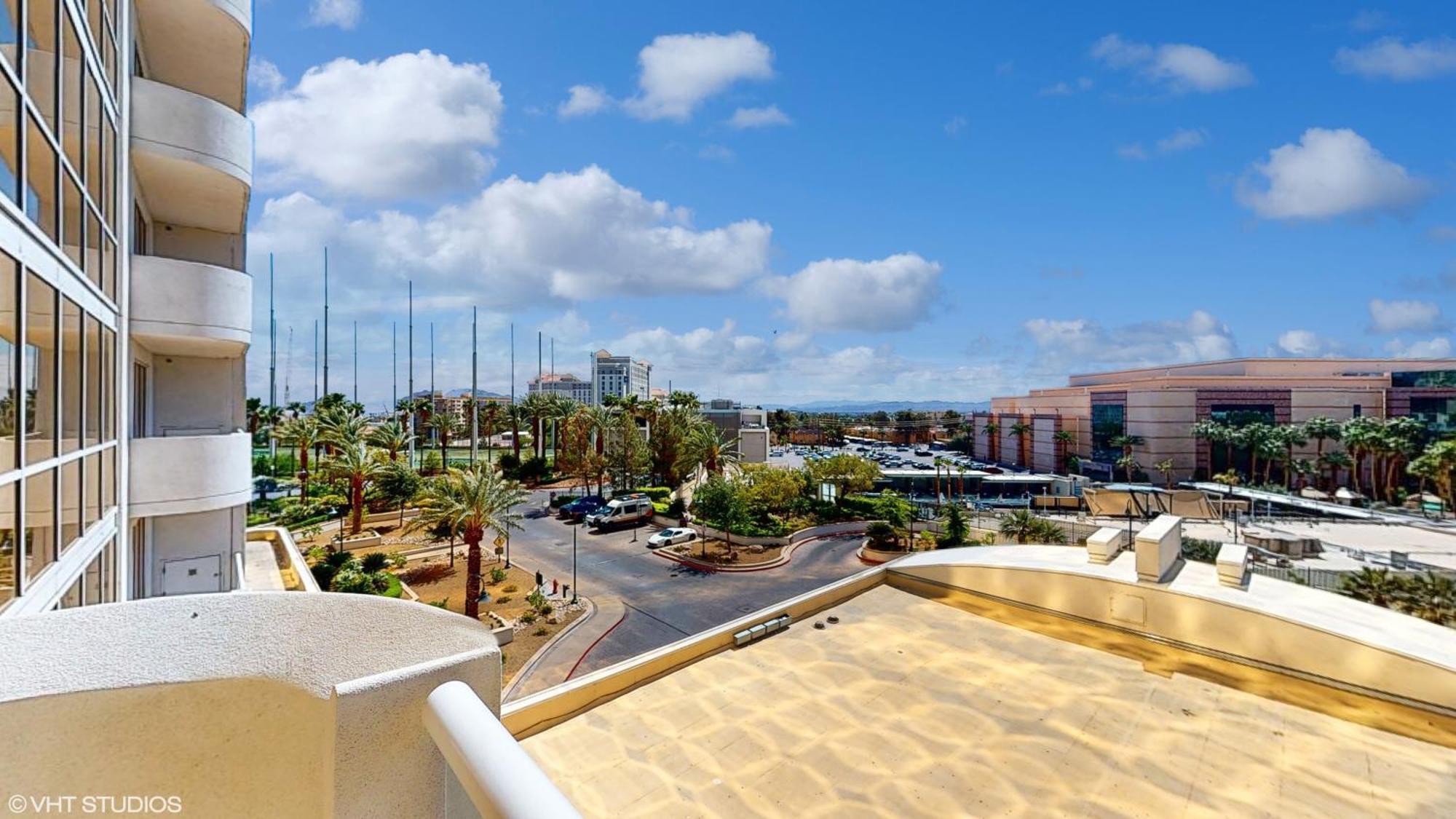 Lady Luck'S Vista - Private Balcony - Full Kitchen - Two Full Baths - Jetted Tub - Full Mgm Grand Resort Access W No Resort Fee At Mgm Signature Las Vegas Exterior photo